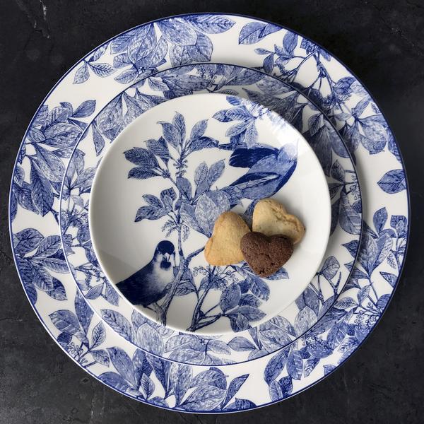 Arbor Blue 5-Piece Place Setting Lifestyle 1