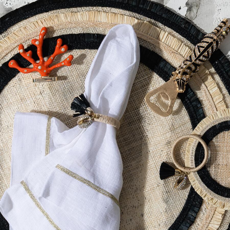 Ruffle Edge Straw Placemat Black Lifestyle 2