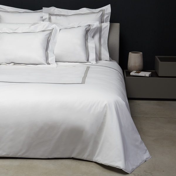 PLATINUM QUILTED COVERLET-BEDDING