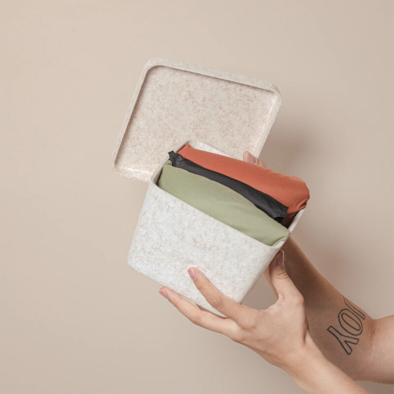 sculpted-bin-with-lid